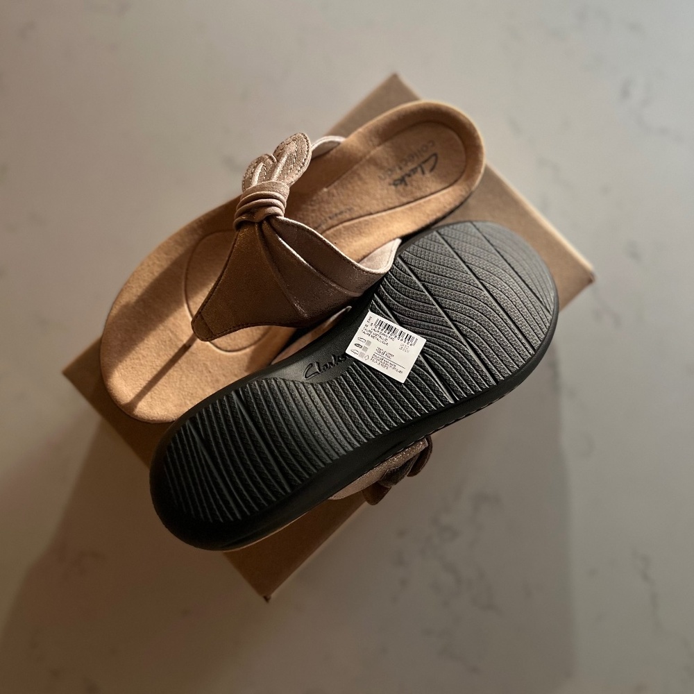 Clarks Taupe Metallic Laurieann Rae Flat Sandal - Picture 13 of 13